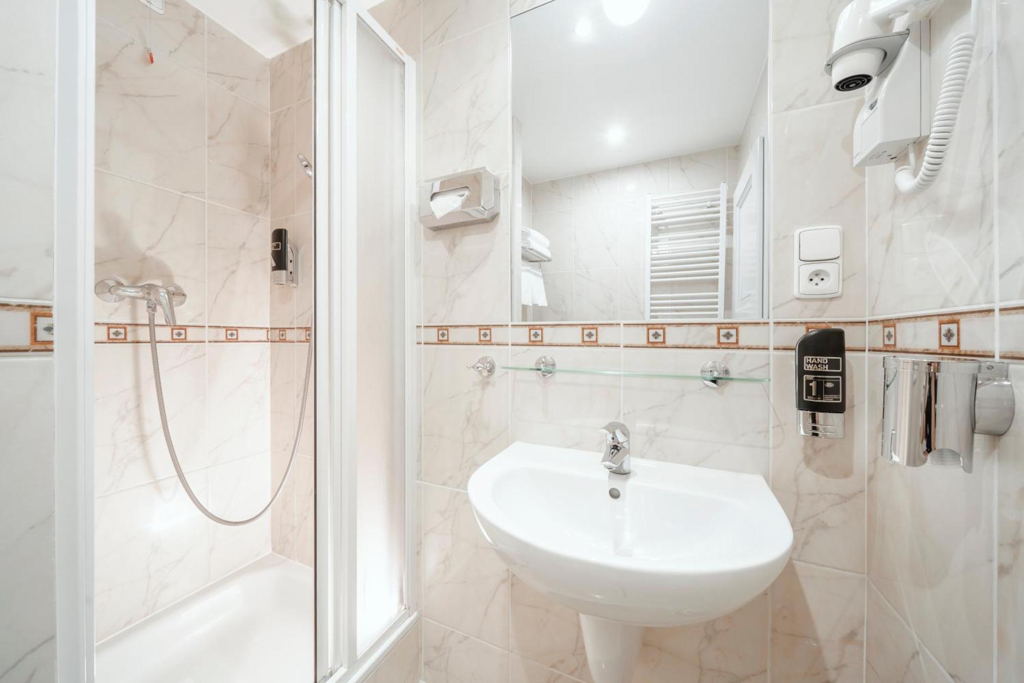 Hotel Raffaello Praha Eksteriør bilde