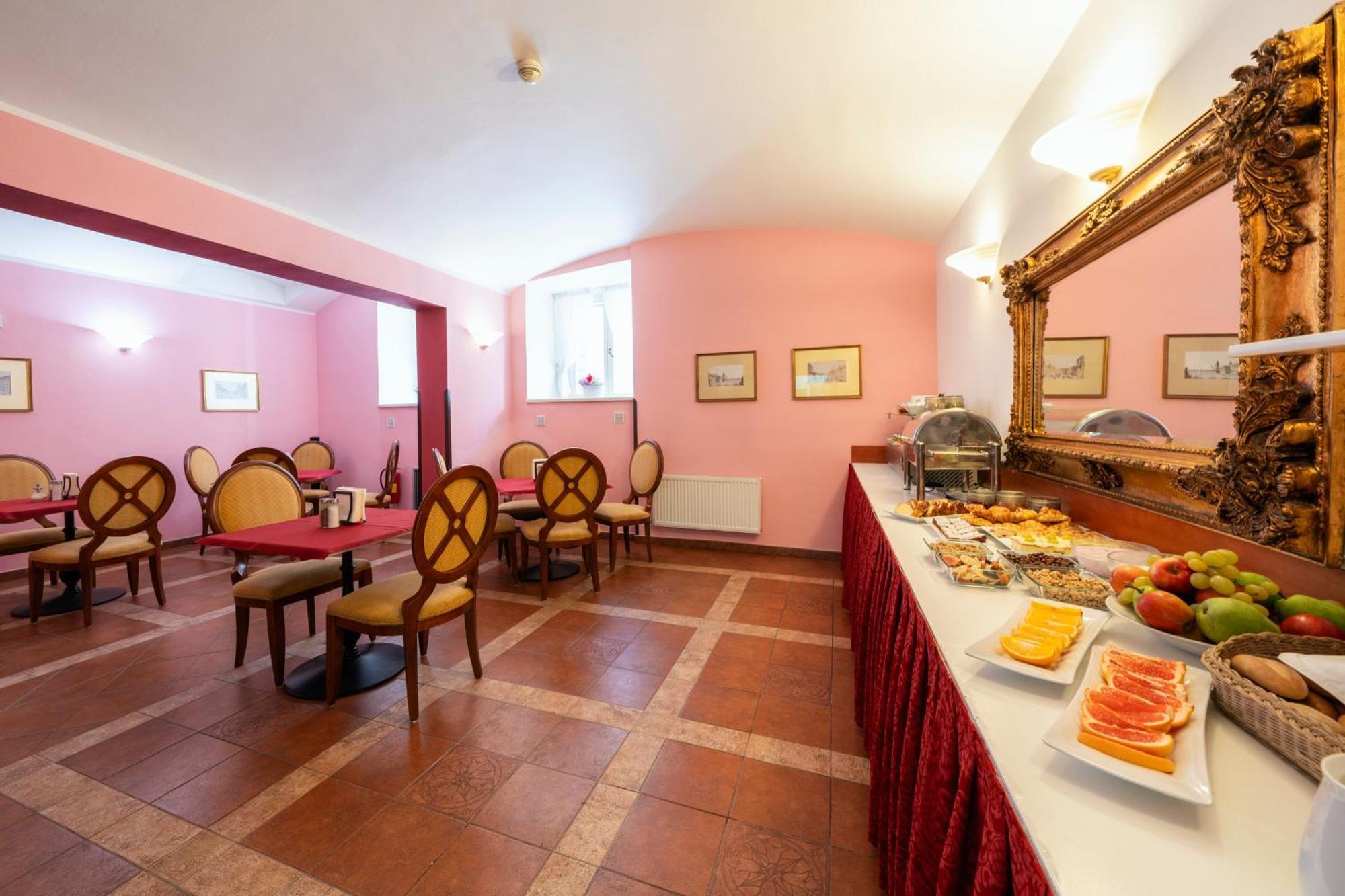 Hotel Raffaello Praha Eksteriør bilde